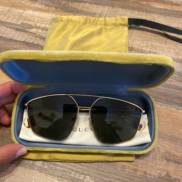 Gucci Sunglasses - Picture 2 of 8